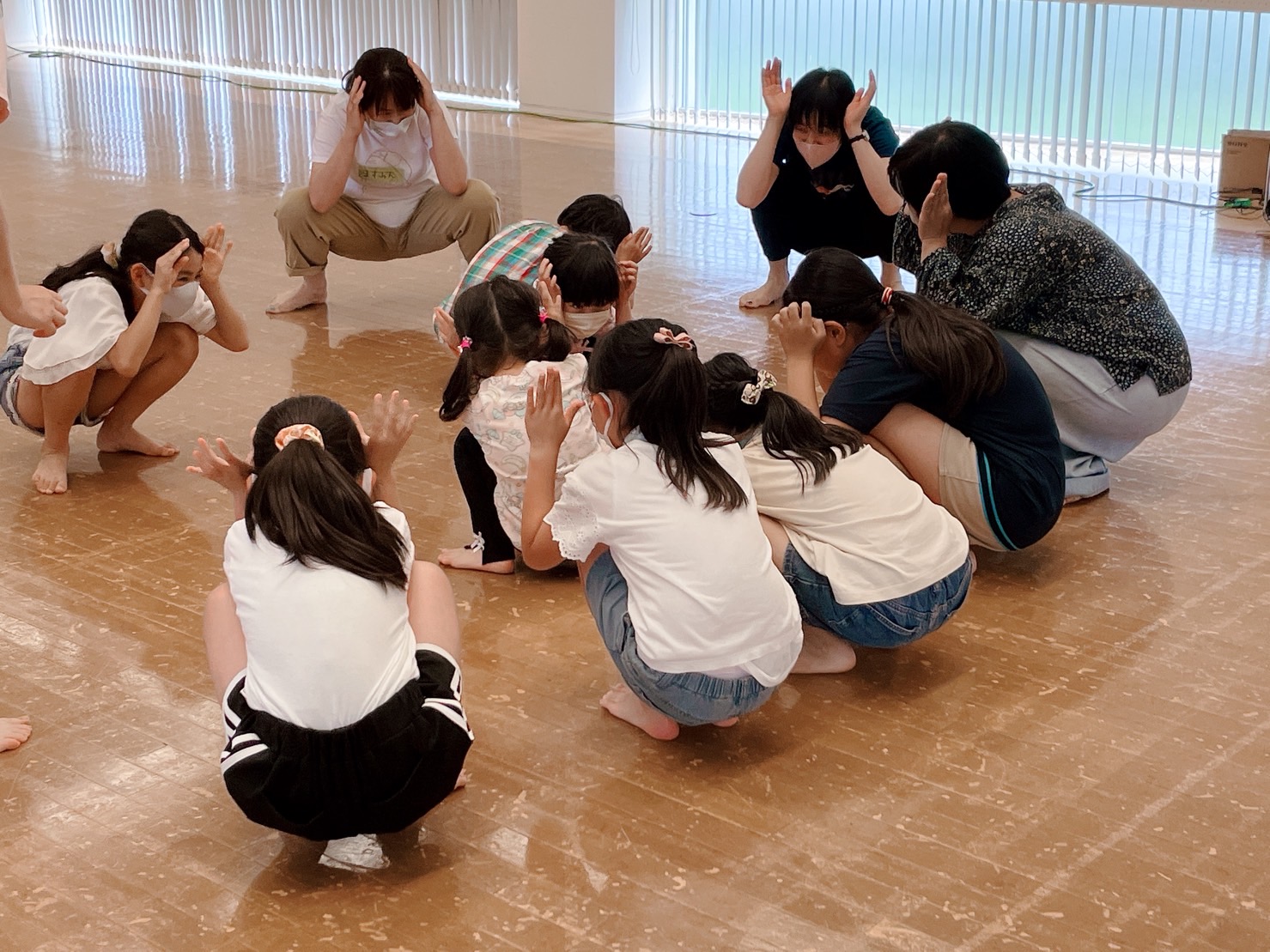 お出かけ！気になる劇場、はじめの一歩『親子でいっしょに「からだのことば」でおはなししよう！』