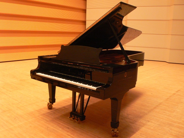 スタインウェイ演奏体験＆観覧