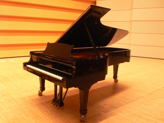 スタインウェイ演奏体験＆観覧