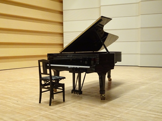 スタインウェイ演奏体験＆観覧
