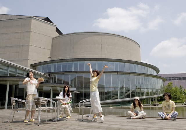 キラリ☆スプリングキッズワークショップ2011　キラリンク☆カンパニーモモンガ・コンプレックス×オムトン　『ピクニックへ行こう。』