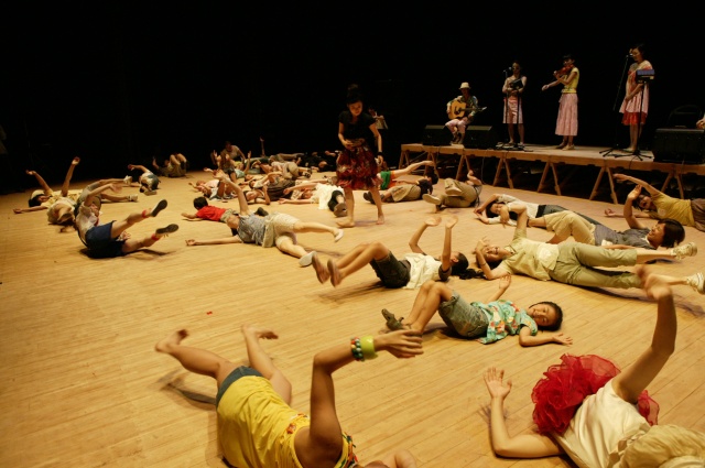 モモンガ・コンプレックス×キラリ☆ふじみ　劇場探検ツアーわくわく☆探検記『キラリの国のあちらがわ』